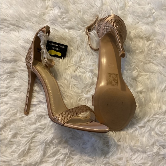 Fashion Nova heels - Picture 5 of 7